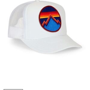 Aviator ALL SEASONS CIRCLE TRUCKER HAT White with Mountain Patch NWT
